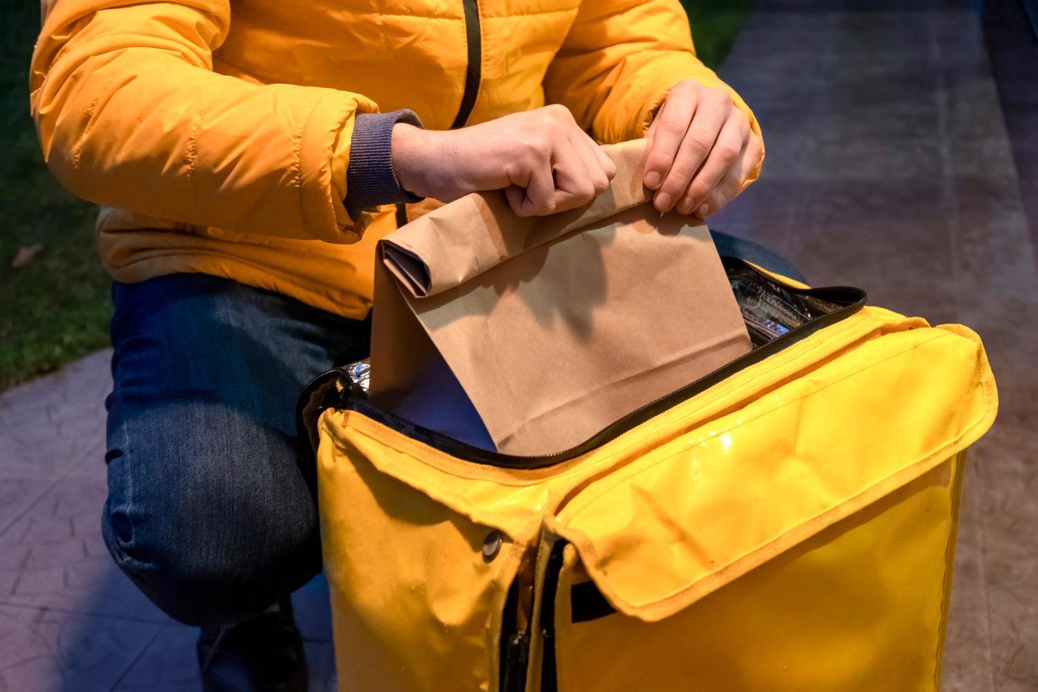  Zilanoo  - express delivery of products
